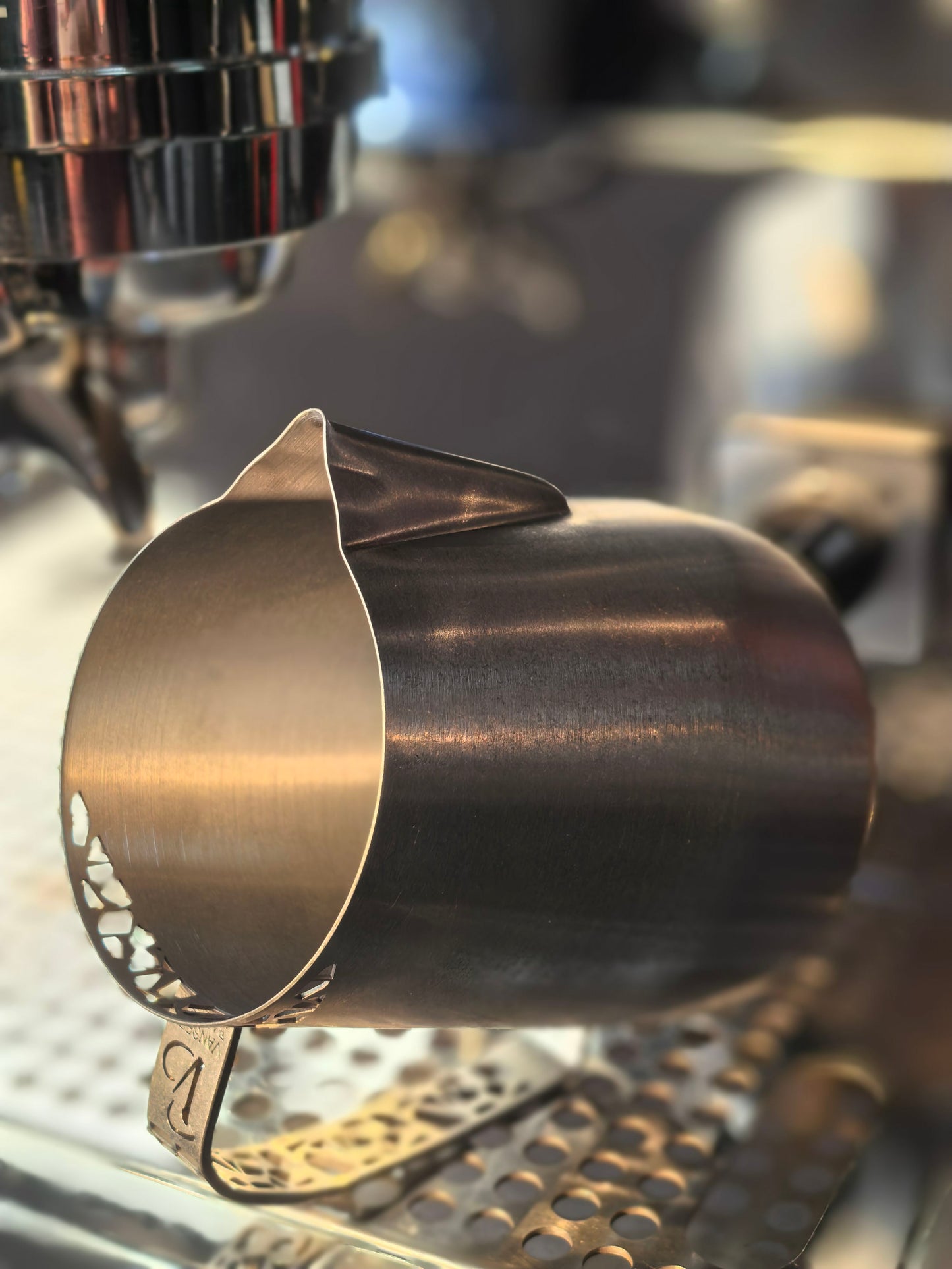VS002 Pro Latte Art Competition Spout Pitcher 650ML